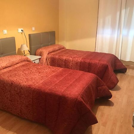 Отель Hostal Restaurante Milenium Торремехия Экстерьер фото