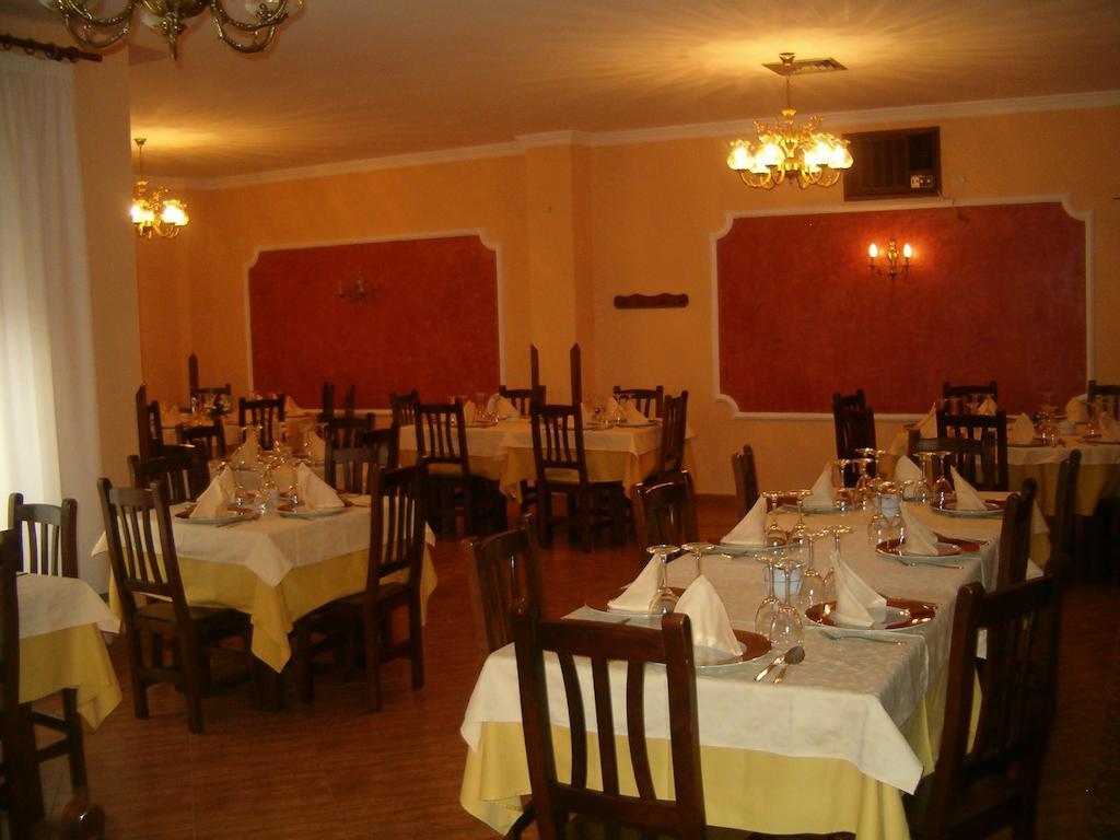 Отель Hostal Restaurante Milenium Торремехия Экстерьер фото