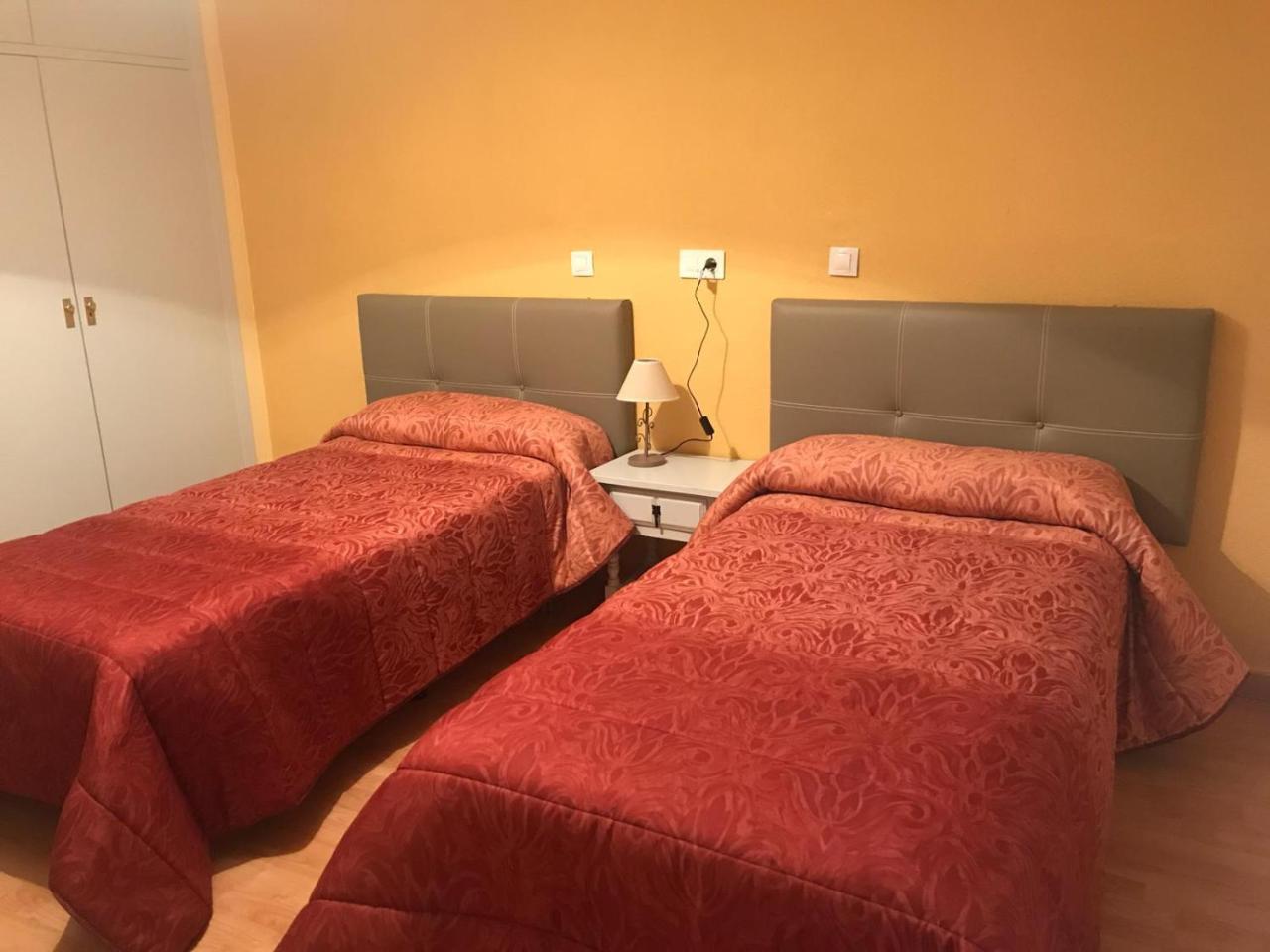 Отель Hostal Restaurante Milenium Торремехия Экстерьер фото