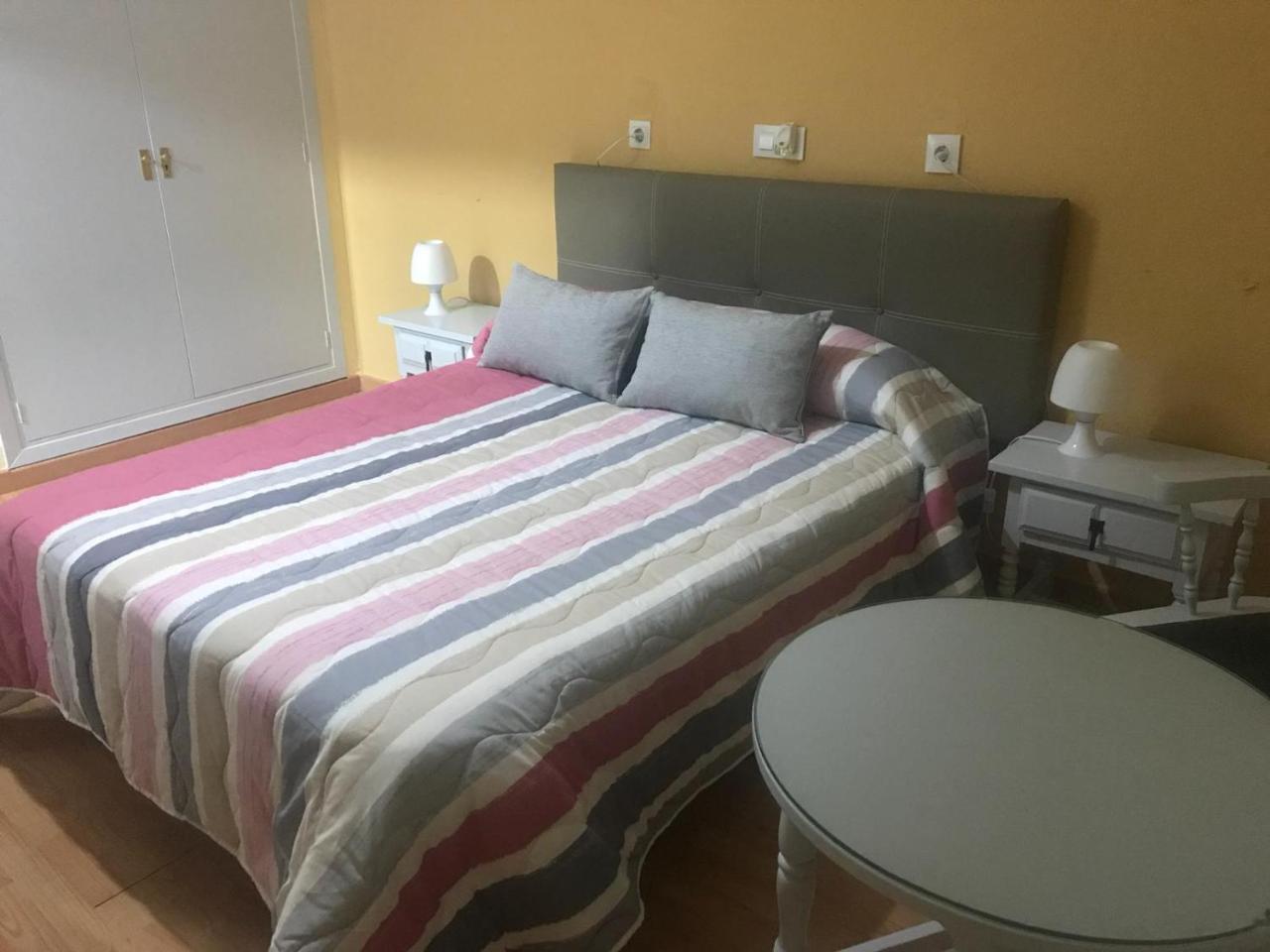 Отель Hostal Restaurante Milenium Торремехия Экстерьер фото