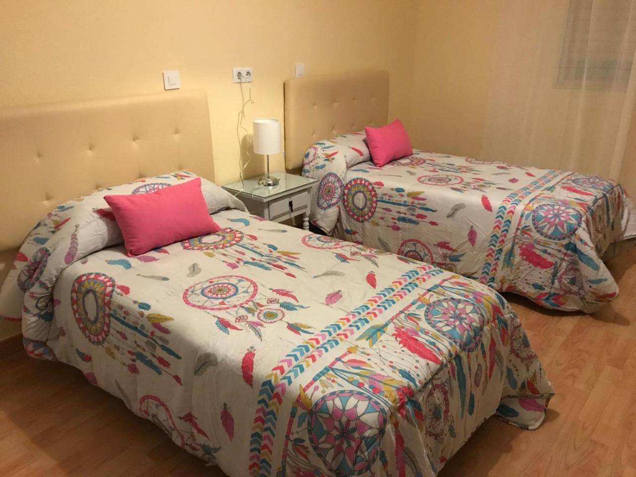 Отель Hostal Restaurante Milenium Торремехия Экстерьер фото